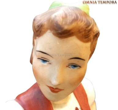 Scultura in ceramica smaltata - ballo popolare - anni 50 - repubblica cecoslovacchia - misura cm. Altezza 33 x larghezza 23