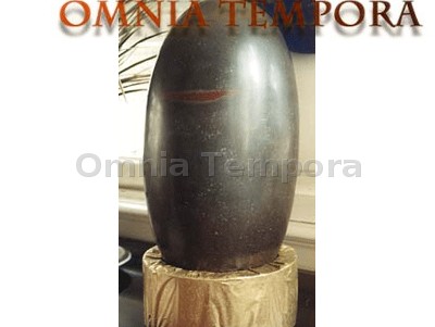 Lingam indiano - in diaspro - cm 60 x 30 circa - peso 50 kg. circa